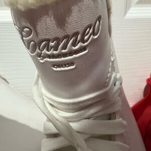 Cameo by Jackson fleece lined girl ice skates.